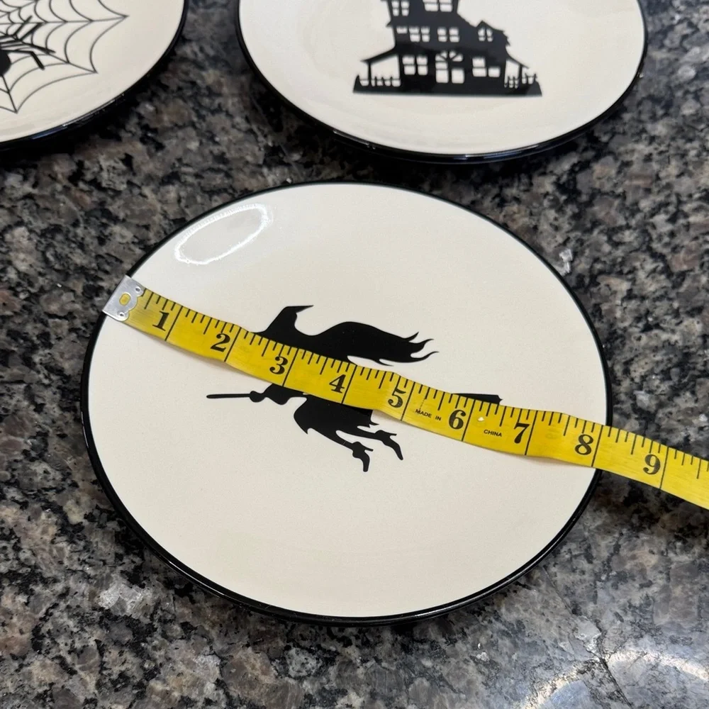 4 Halloween Themed Plates 8 inch NEW